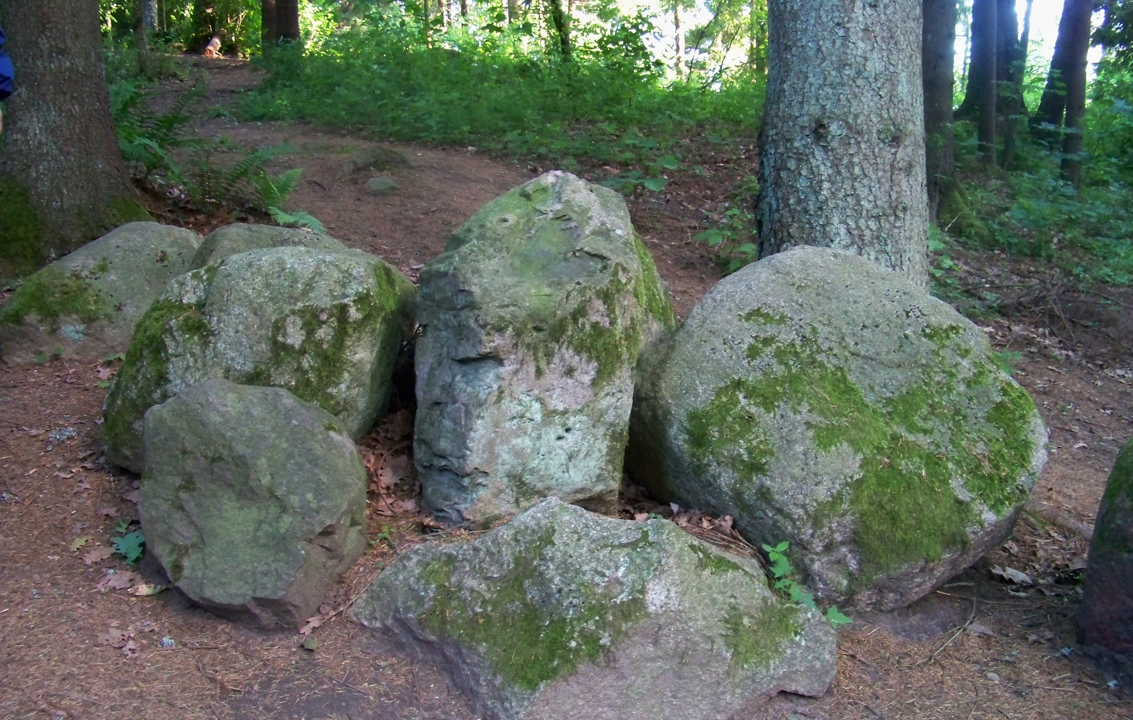 Lopaičių dolmenas