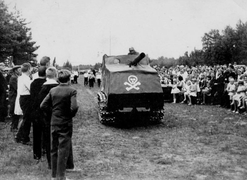 J. Kalvaičio sukonstruotas tankas.
