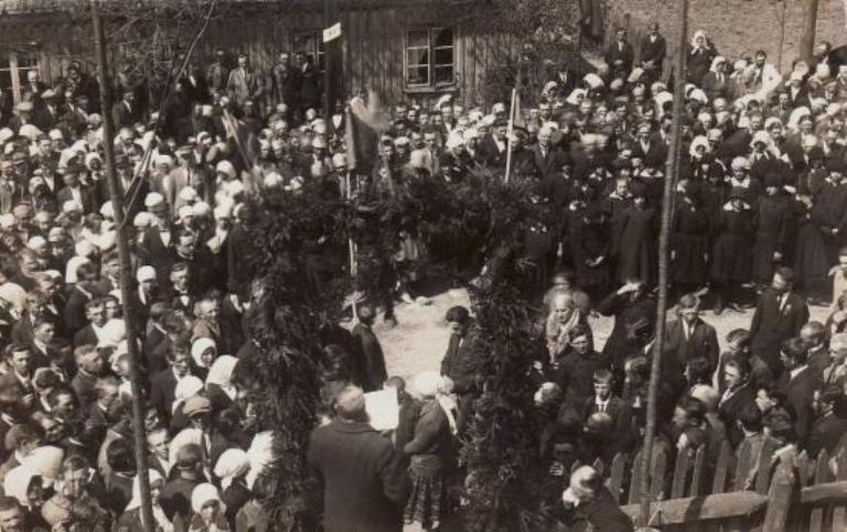 Nepriklausomybės ąžuolo sodinimas Šilalėje 1918.